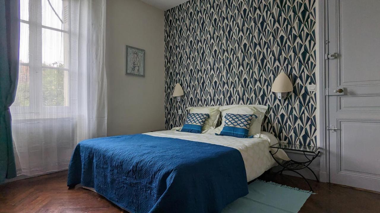 Le Jardin Des Lys - Chambre D'Hote Ou Appartement La Roche-Posay Kültér fotó
